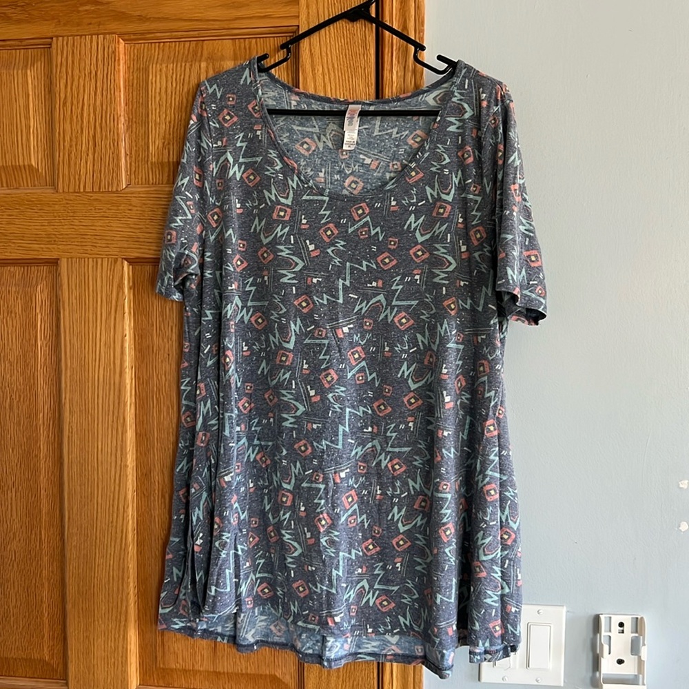 Lularoe perfect tee